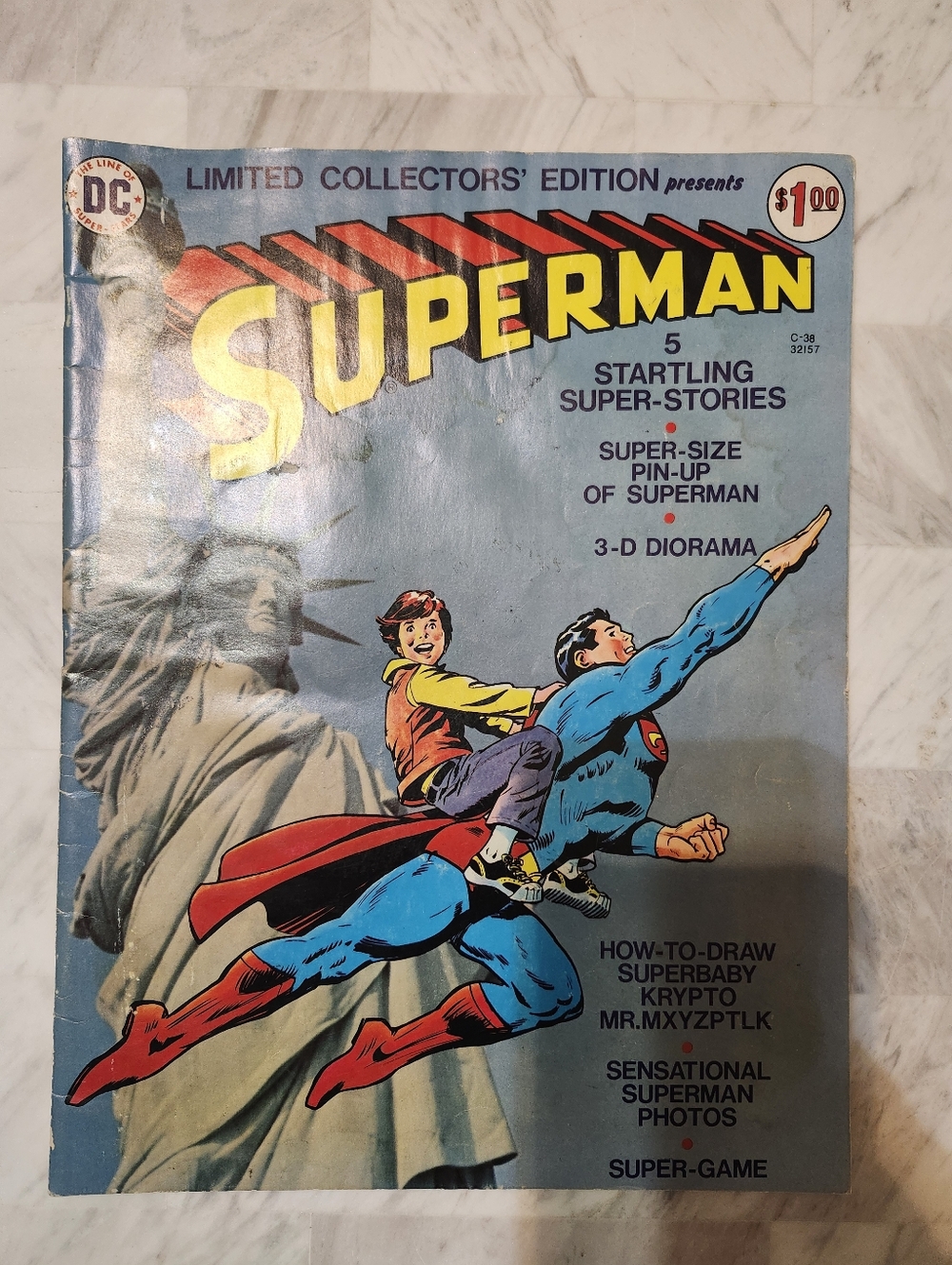 Superman Limited Collectors' Edition Comic - Blue & Red Cover